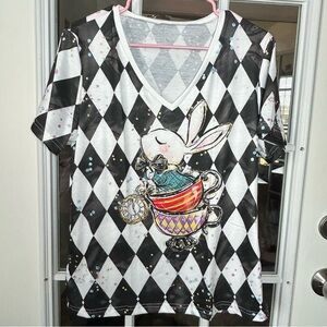 Harlequin White Rabbit in Tea Cup Graphic Tee Size Large